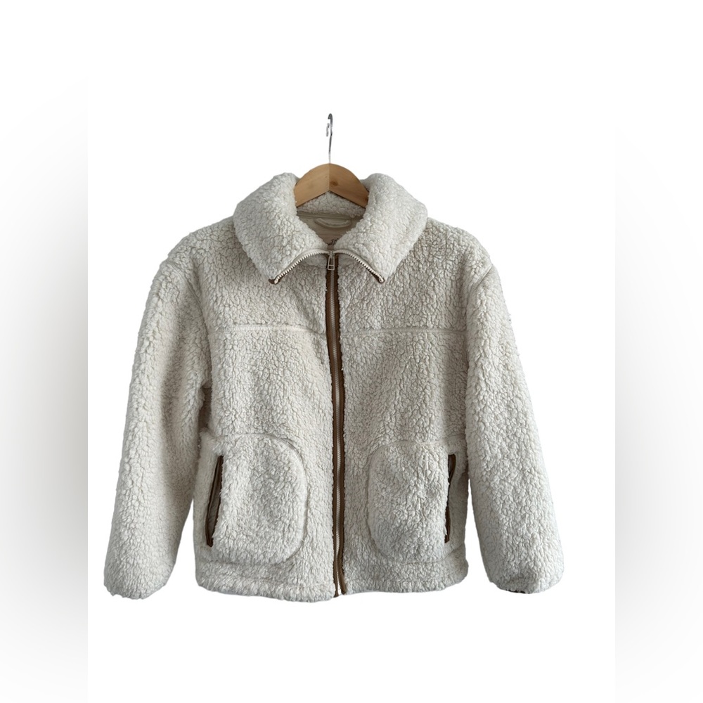 Fuzzy Sherpa bomber jacket 🧥